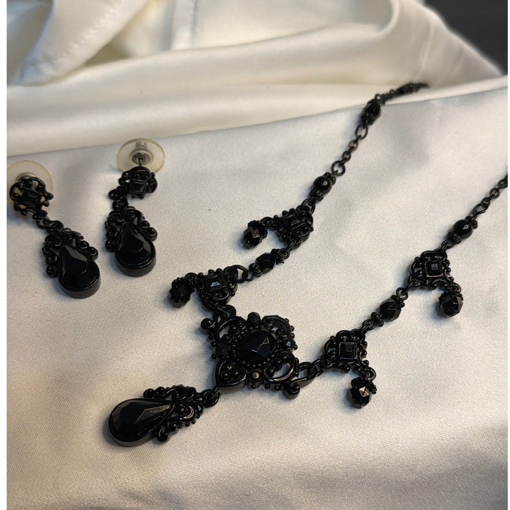 Gothic Victorian Black Filigree Necklace and Teardrop Earring Jewelry Set